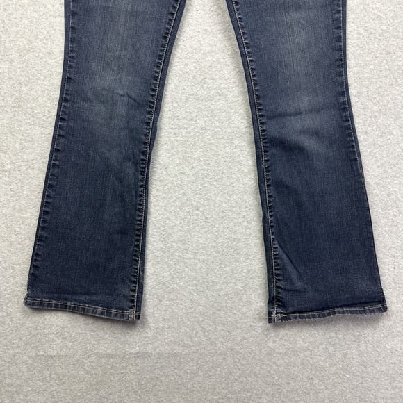 Levi's Signature Gold Women's Mid Rise Bootcut Waterless Jeans Size 4S 27x30 - Picture 2 of 10